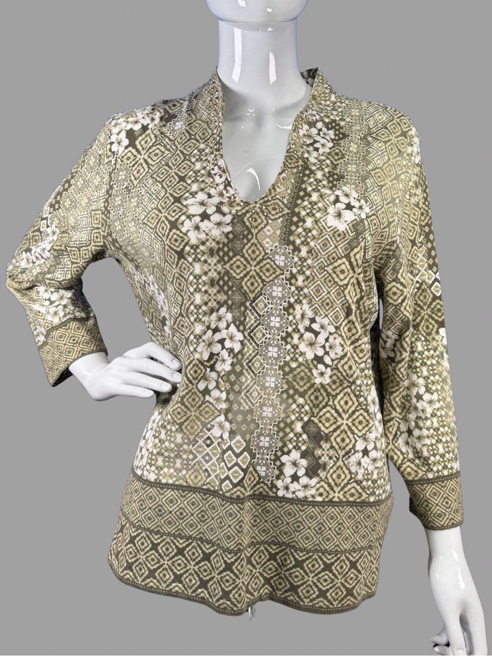Ruby Rd. Women’s Olive Green Printed Embellished V-Neck Tunic Top